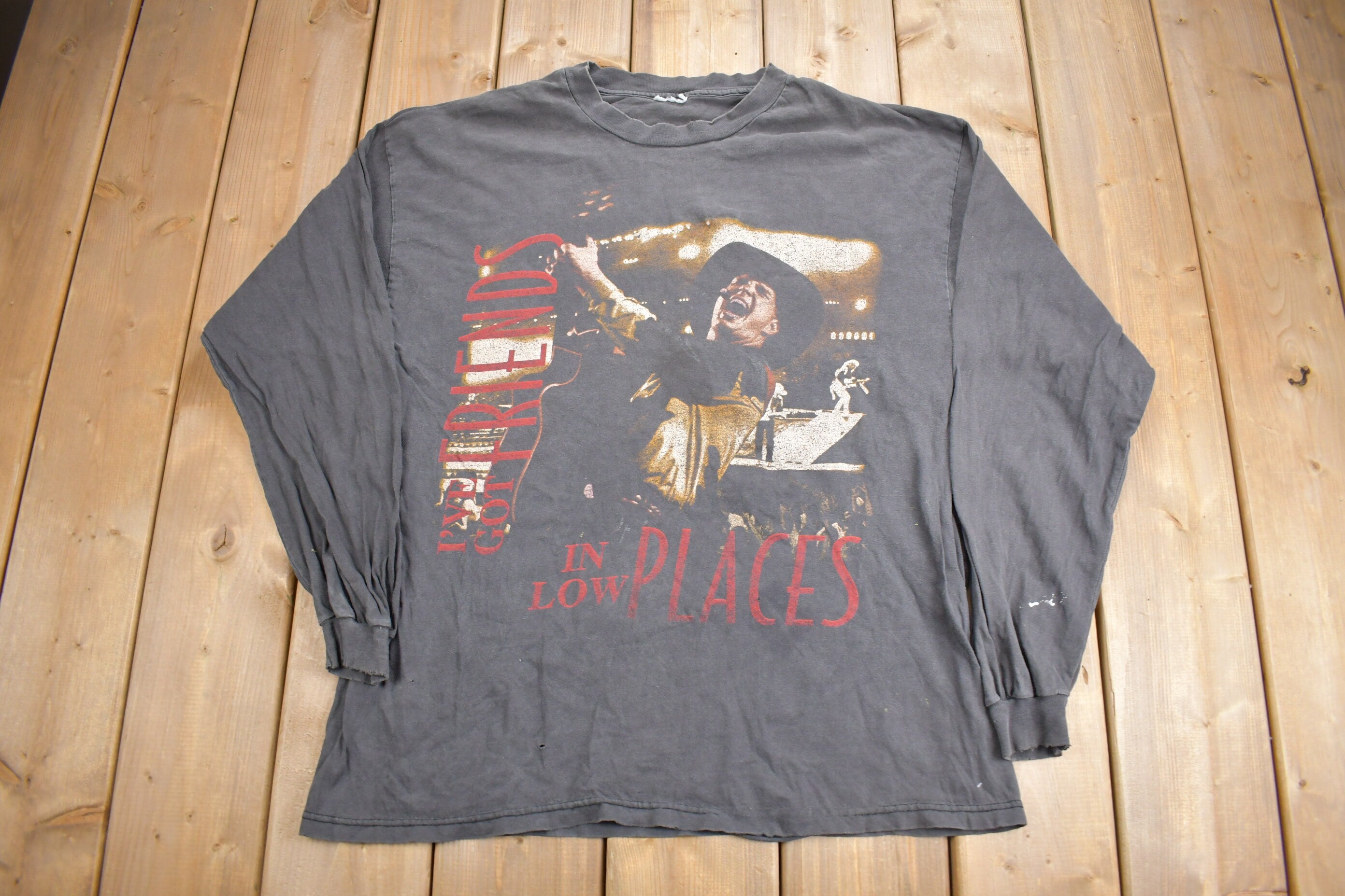 Vintage 1990s Garth Brooks"Ive Got Friends In Low Places" Country Music T-Shirt