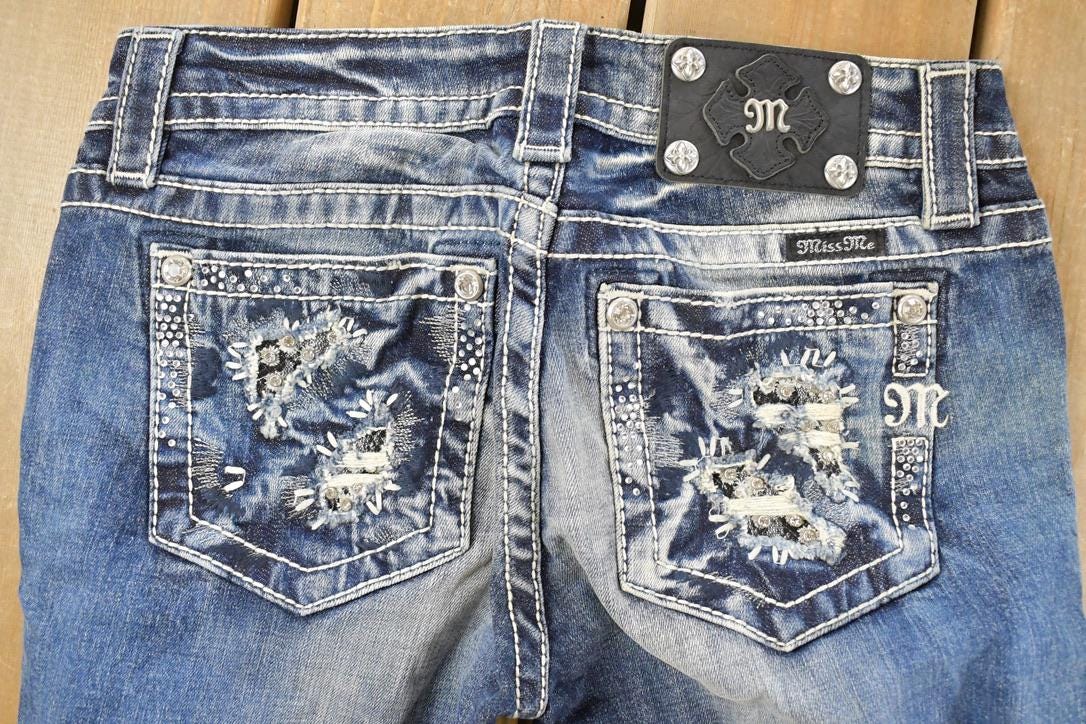 Vintage Deadstock Y2K Miss Me Bedazzled Low Rise Jeans Women's Size 26x31