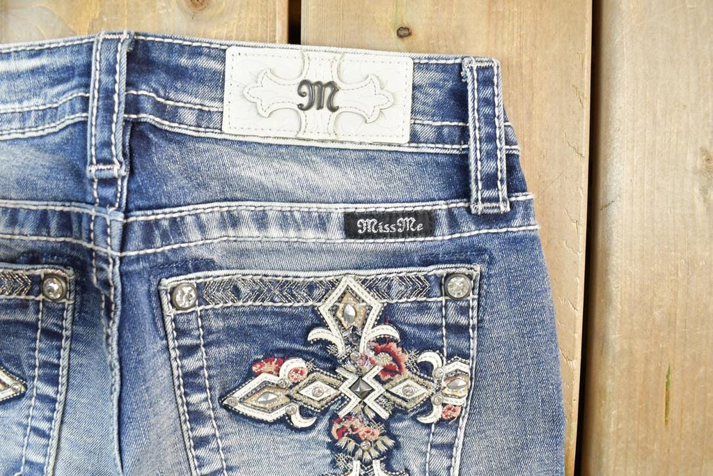Vintage Y2K Miss Me Bedazzled Low Rise Jeans Size 26x31