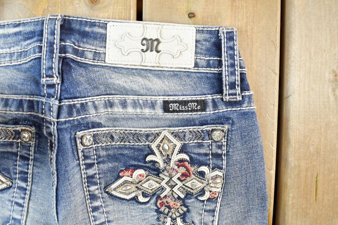 Vintage Y2K Miss Me Bedazzled Low Rise Jeans Size 26x31