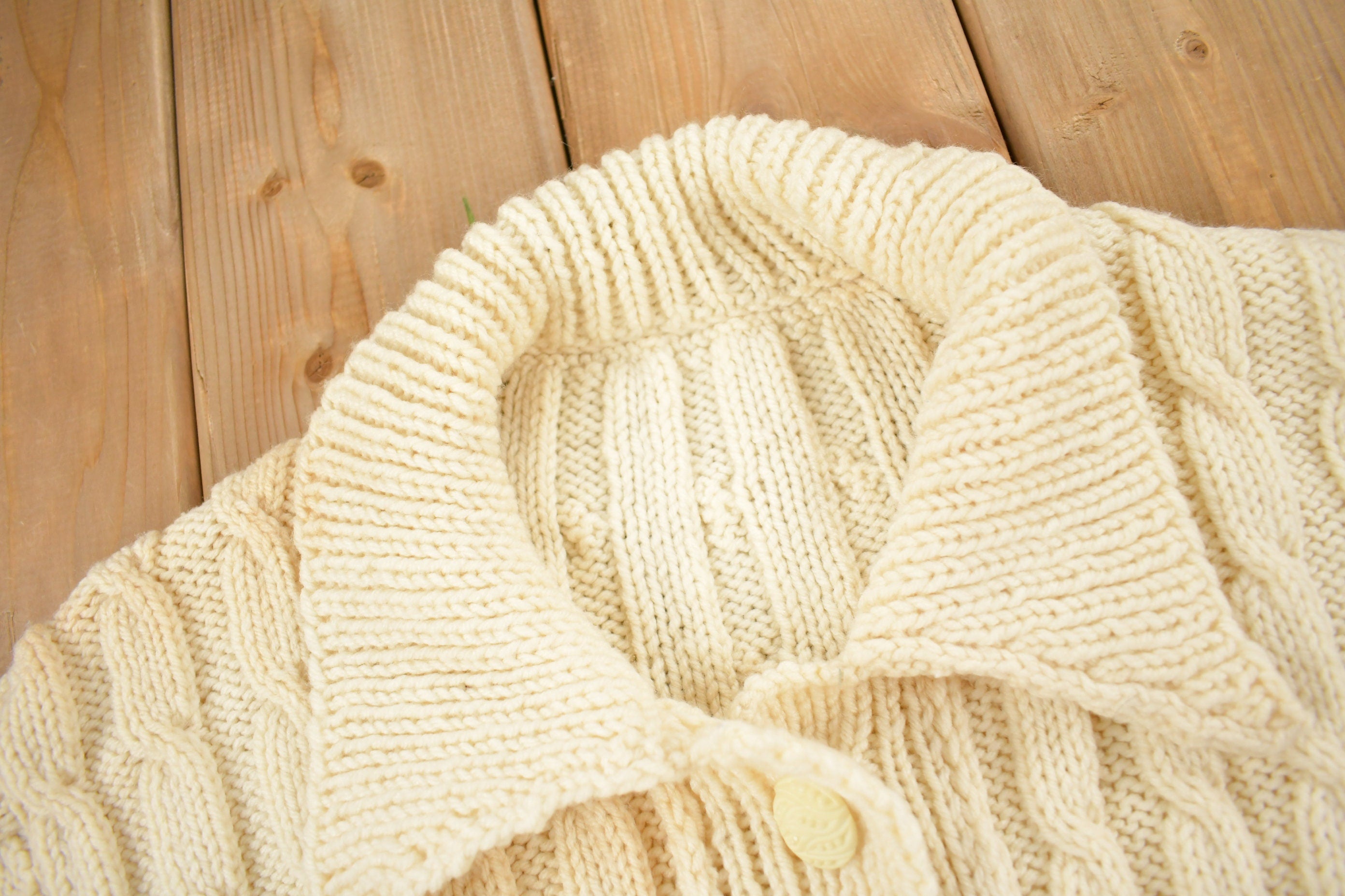 Vintage 1980s Blank 100% Wool Cable Knit Cardigan Sweater