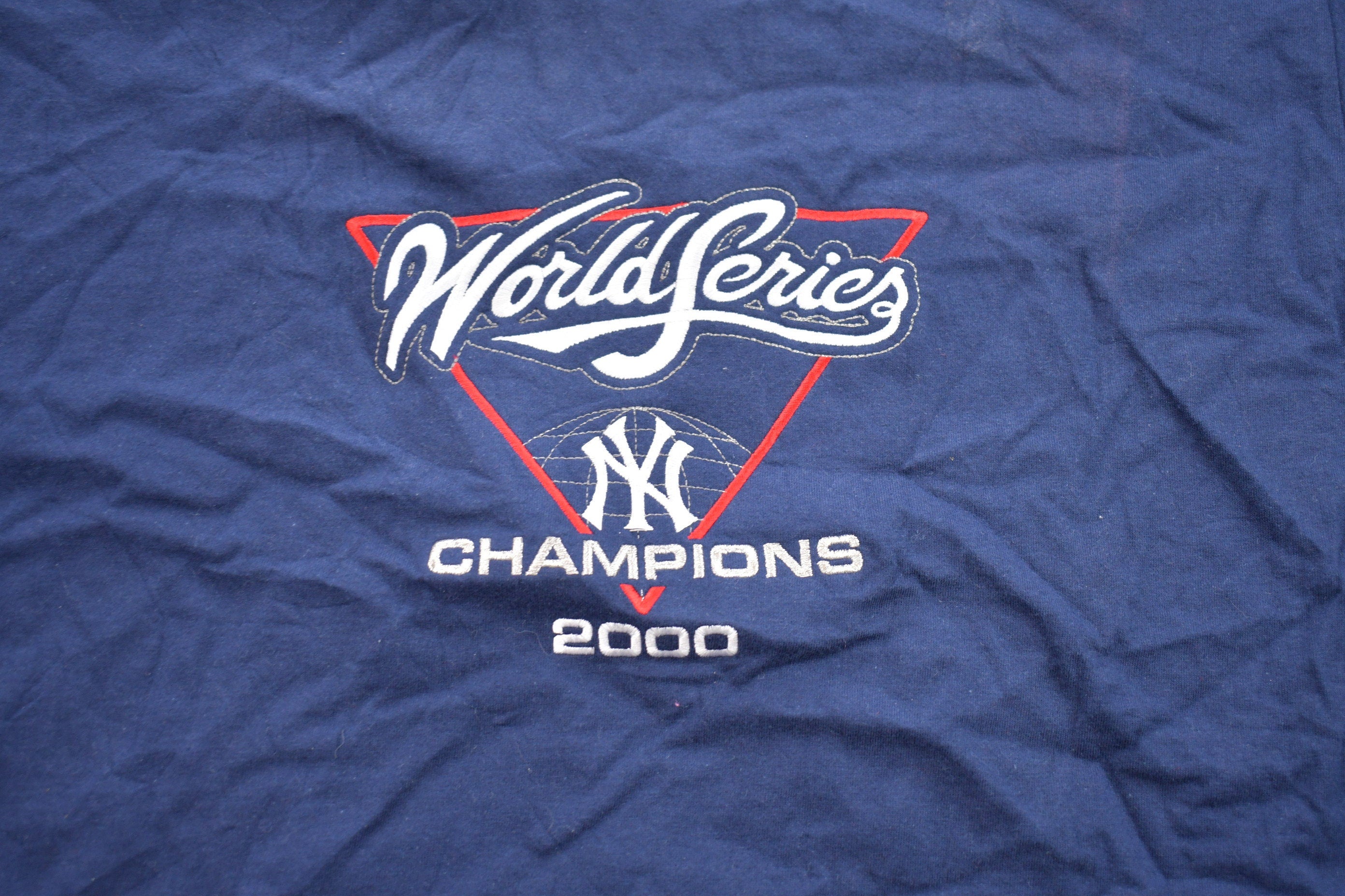 Vintage 2000 New York Yankees MLB T-Shirt Graphic Embroidered T-Shirt
