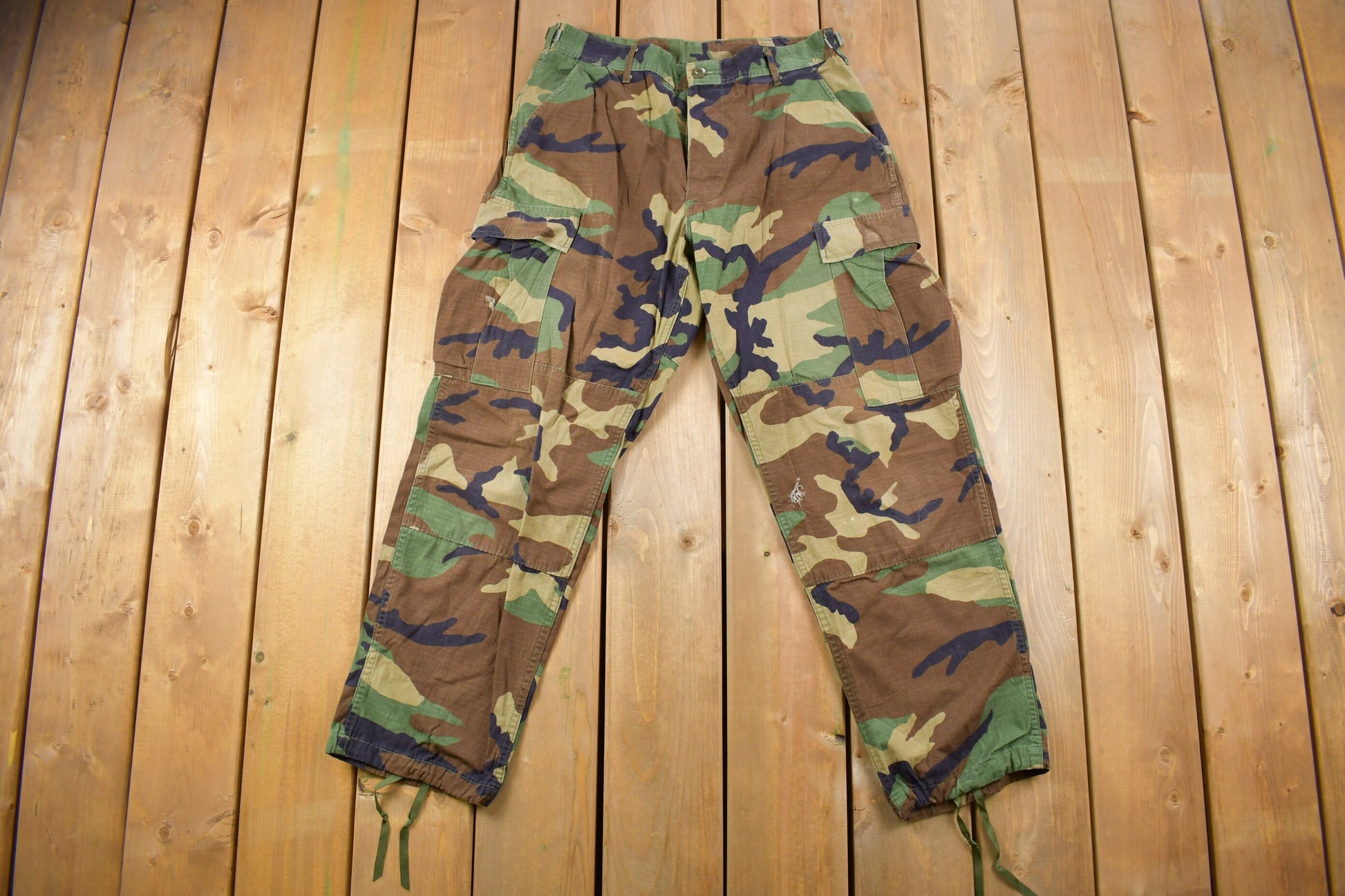 Vintage 1990s Army Camouflage Cargo Pants Size 32 x 30 / Streetwear / Army Pants / Military Pant's / Vintage Cargos / Made In