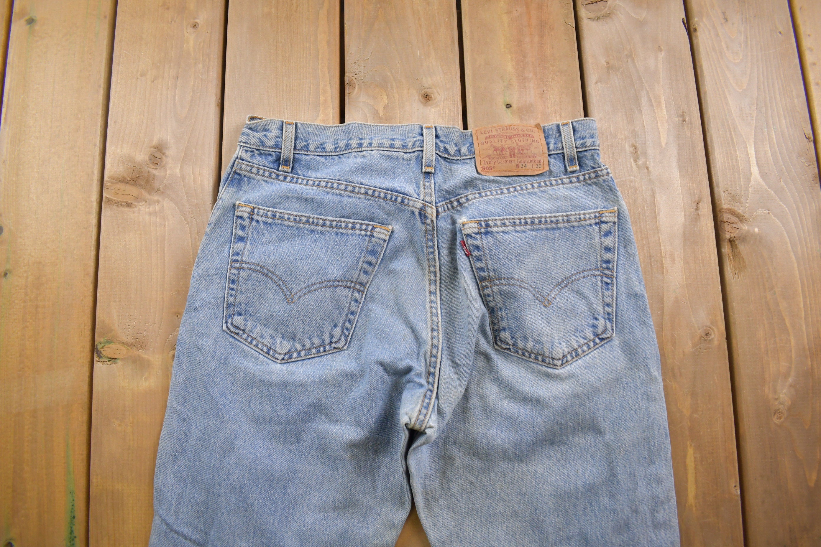 Vintage 1990s Levi's 505 Red Tab Jeans Size 32 x 30