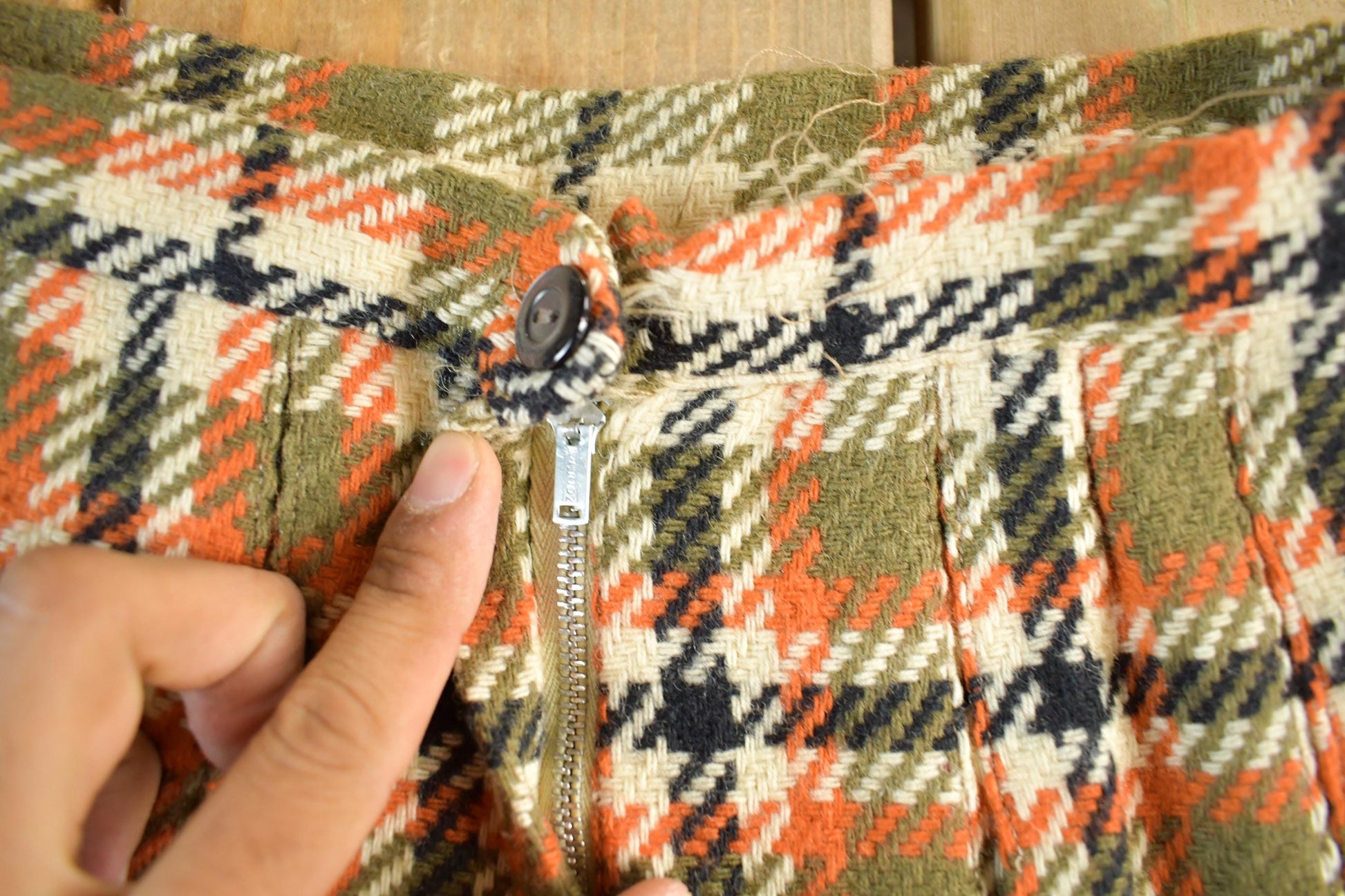 Vintage 1970s Wool Tartan Plaid Skirt Women's 24