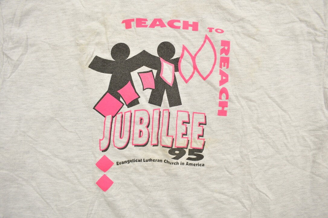 Vintage 1995 Teach To Reach Jubilee Graphic T-Shirt