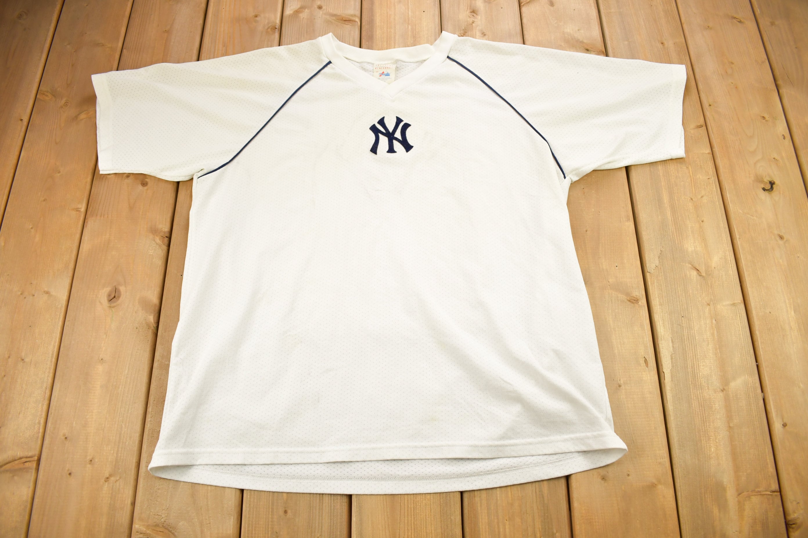 Vintage 1990s New York Yankees MLB Jersey Style T-Shirt