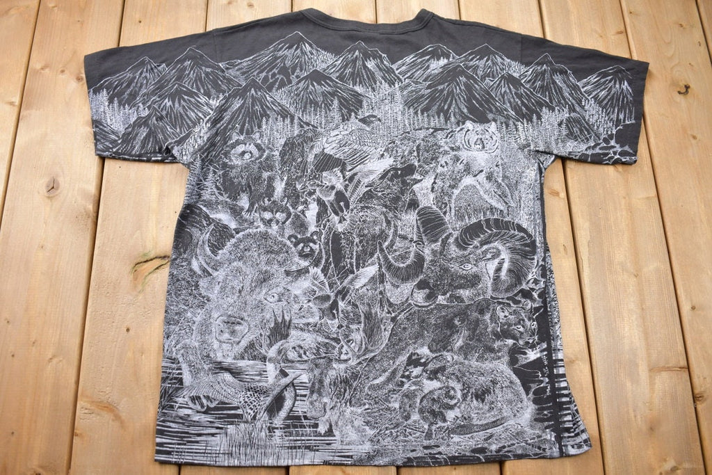 Vintage 1990s Animals All Over Print Graphic T-Shirt