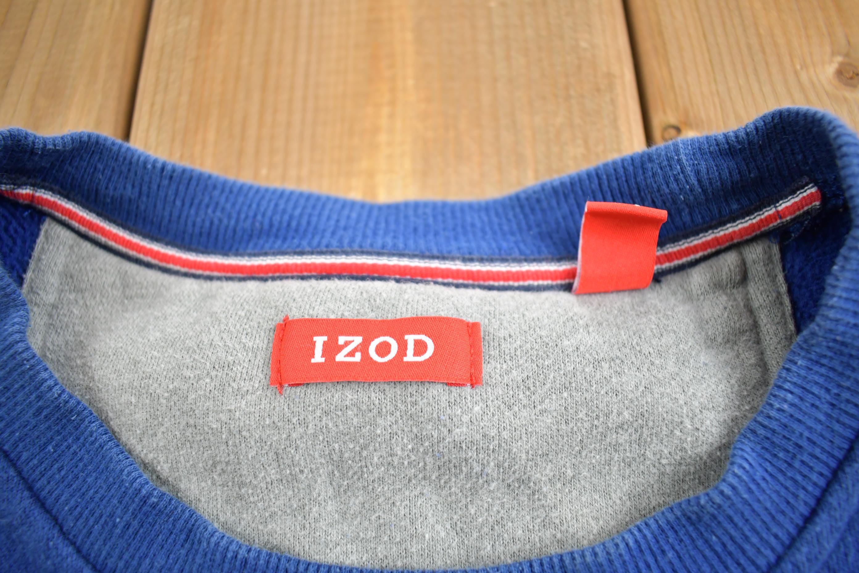 Vintage 2000s IZod Embroidered Crewneck Sweatshirt