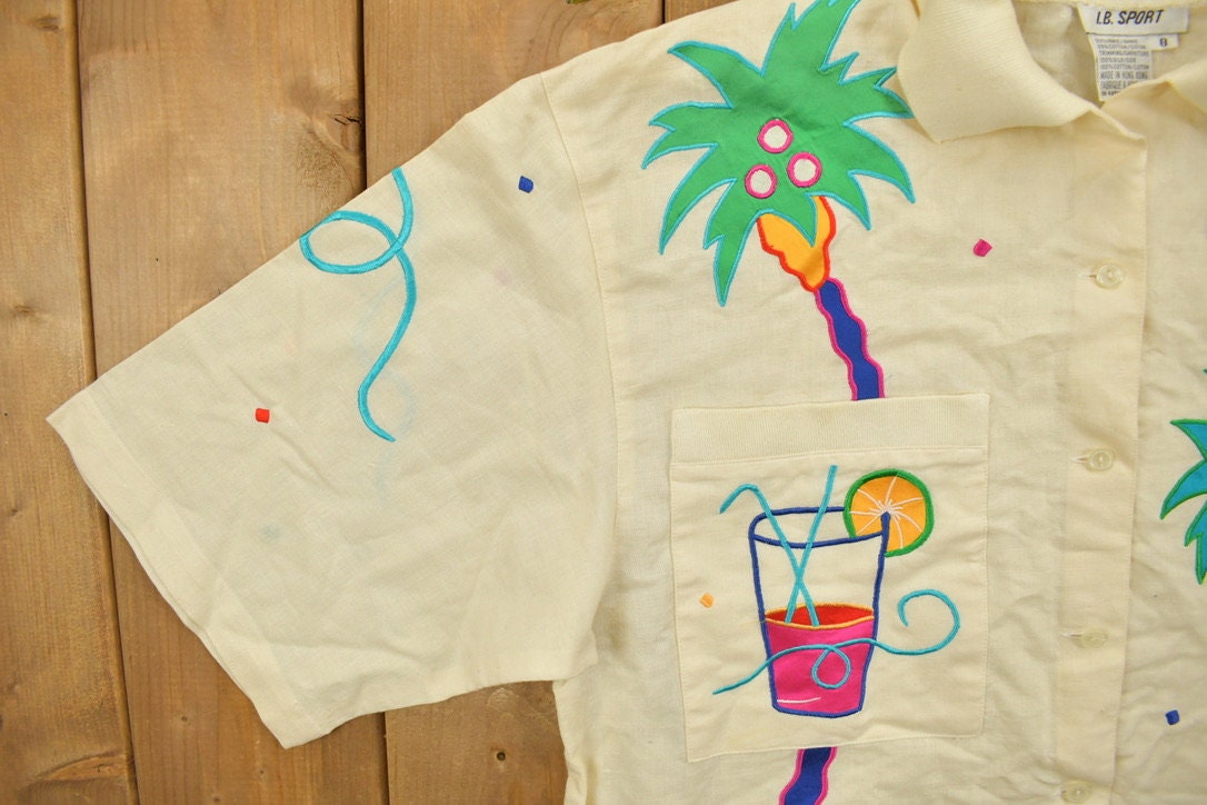 Vintage 1980s Tropical Party Themed Embroidered Short Sleeve Button Up Shirt