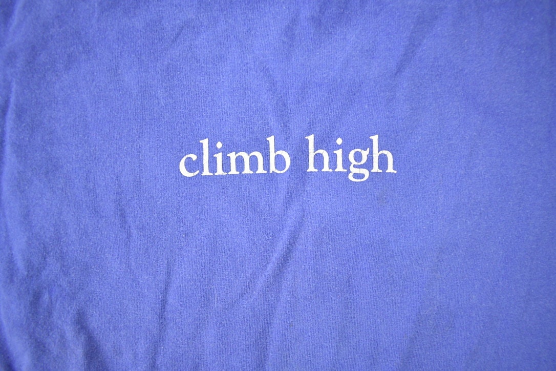 Vintage 1990s Climb High Tail Wag Idaho Dog Theme Graphic T-Shirt Made In USA