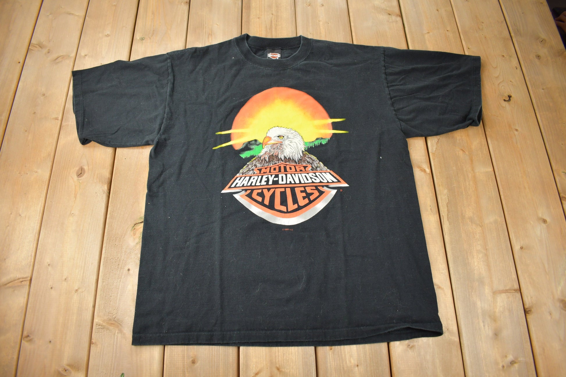 Vintage 1990s Caraibes Motorcycles Harley Davidson GUADELOUPE Graphic T-Shirt