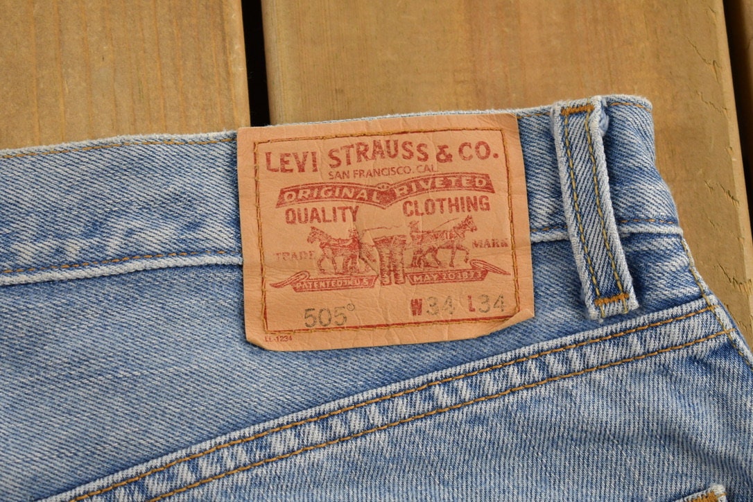Vintage Levi's 505 Red Tab Denim Jeans Size 36 x 28.5