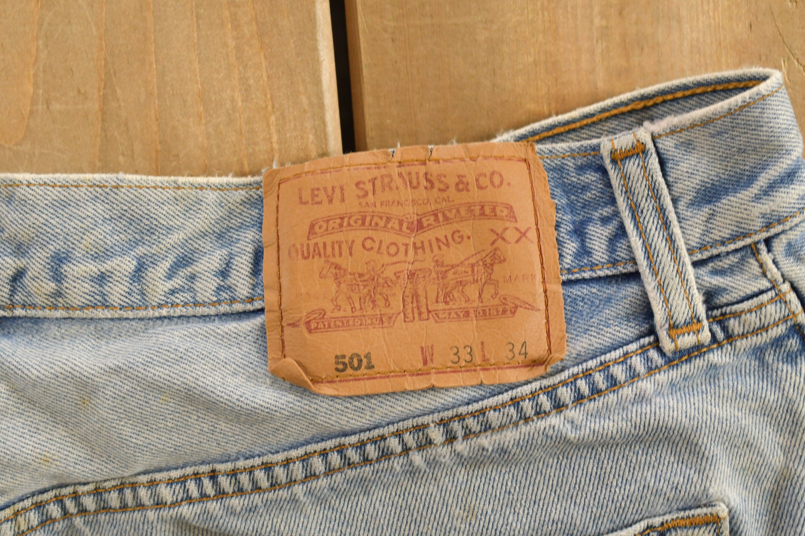 Vintage 1990s Levi's 501 Red Tab Denim Jeans Size 32 x 32.5