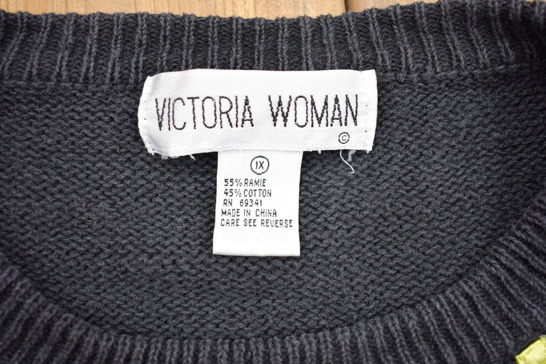 Vintage 1990s Christmas Theme Women's Knit Sweater