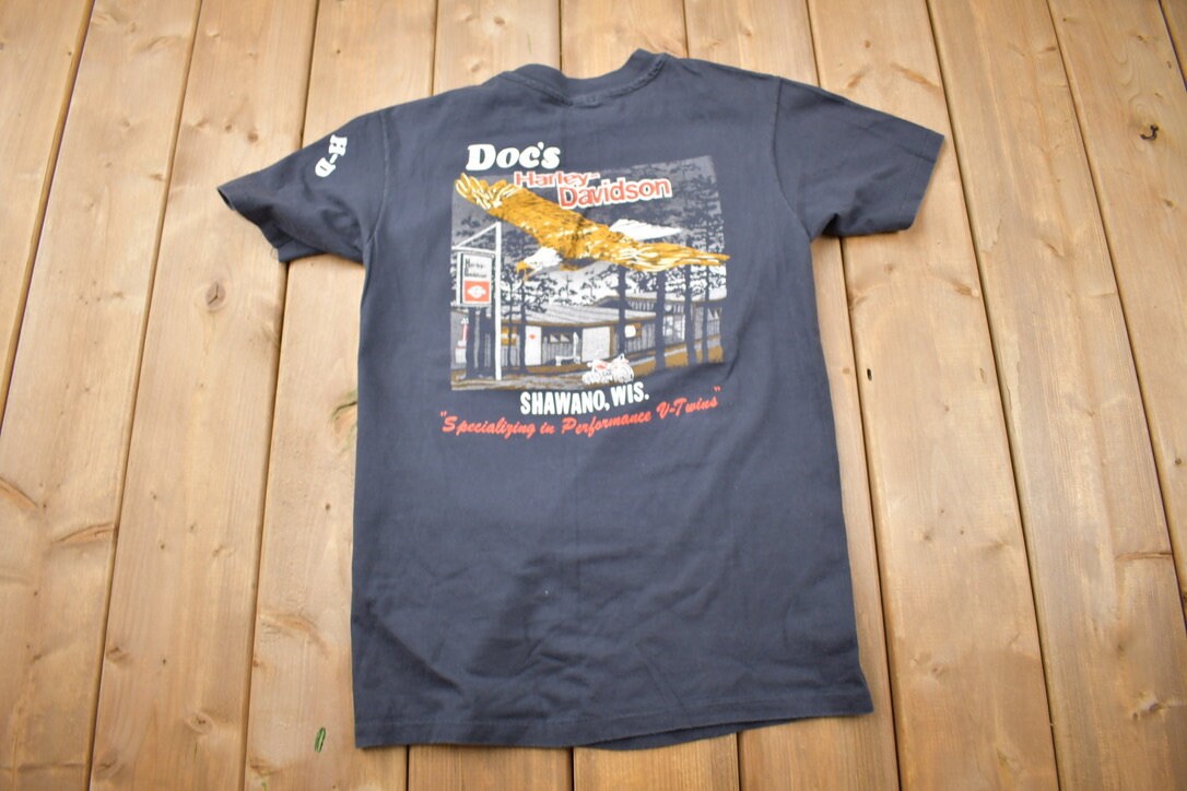Vintage 1990s Doc's Harley Davidson Motorcycles Shawano Wisconsin T-Shirt  Single Stitch  Made In USA  Biker Tee  Souvenir T Shirt