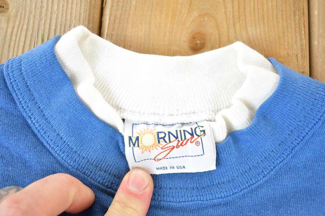 Vintage 1990s Bird Neighbourhood Double Collar Morning Sun Souvenir Crewneck Sweatshirt Made In USA