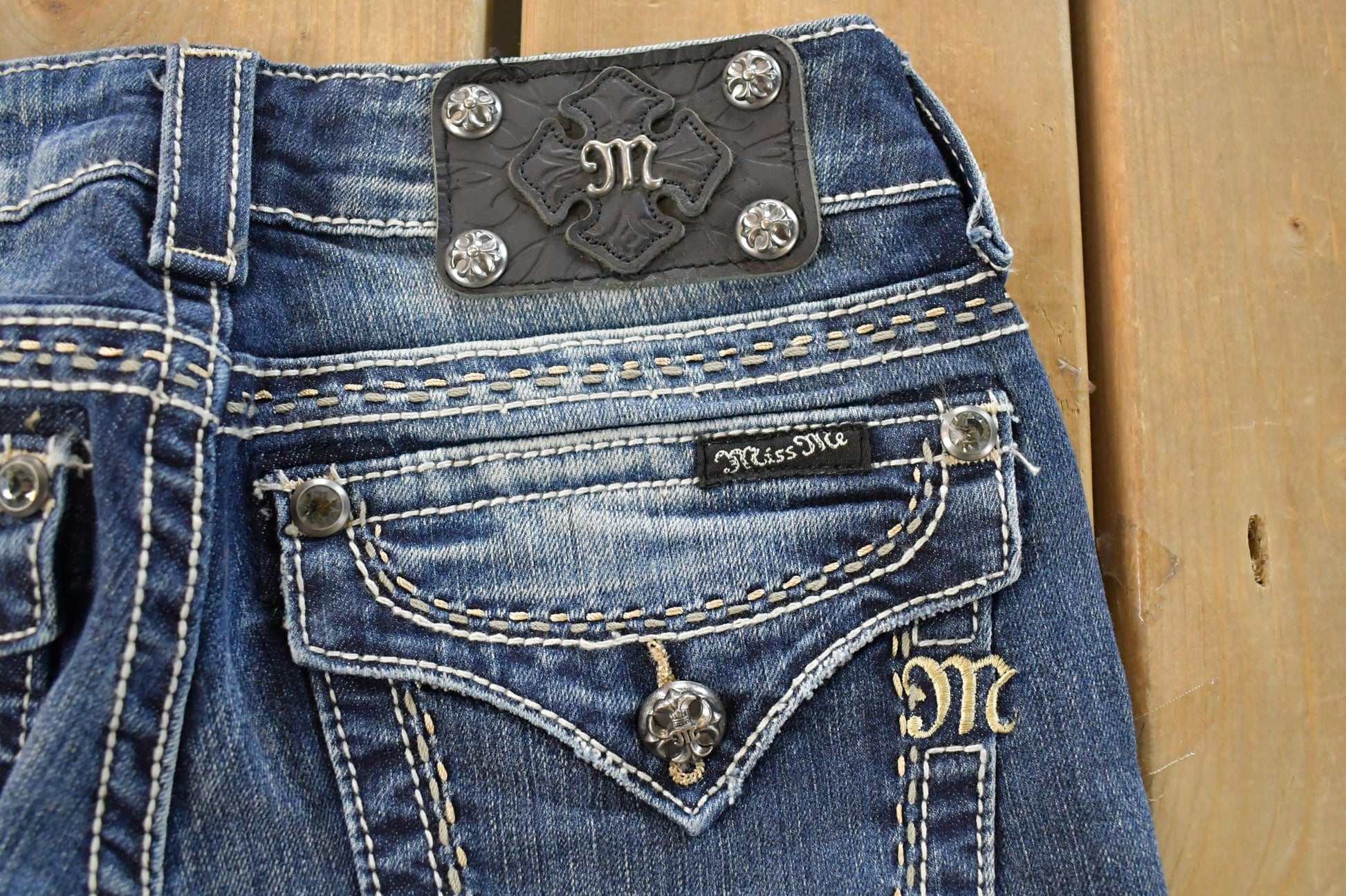 Vintage Y2K Miss Me Bedazzled Low Rise Jeans Women's Size 26x31