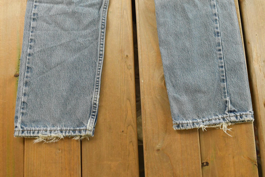 Vintage 1990s Levi's 505 Regular Straight Fit Denim Blue Jeans Men's 32 x 29 / 90s Levi's / Streetwear / Made in USA