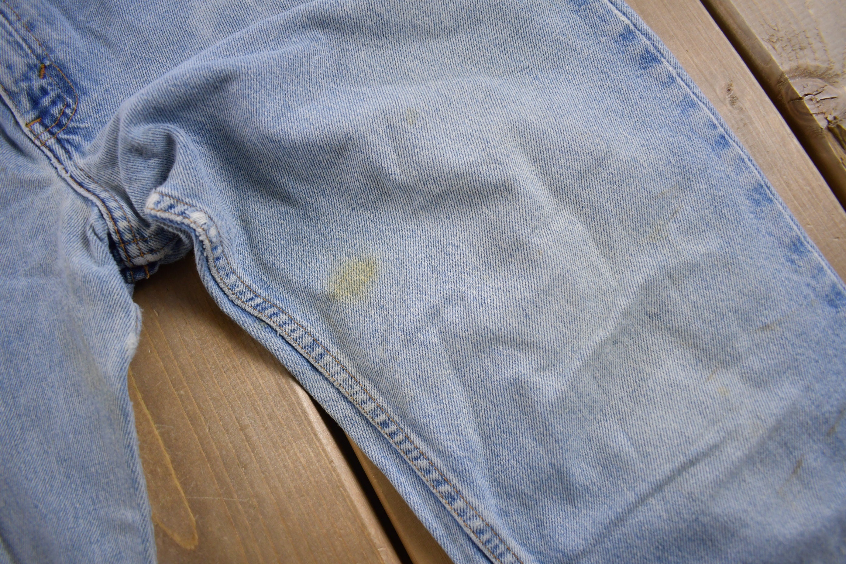 Vintage 1990s Levi's 550 Red Tab Jeans Size 29 x 28