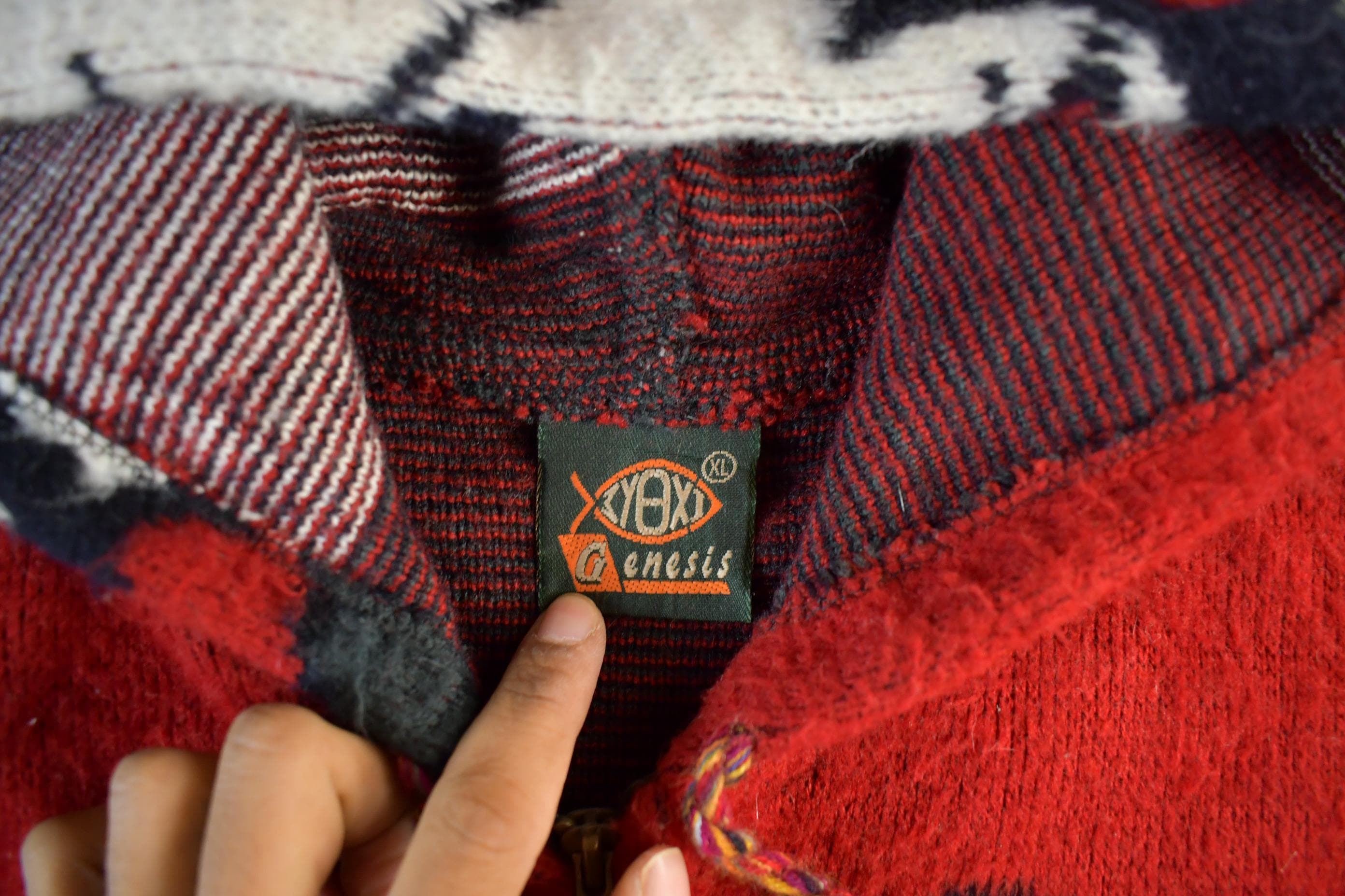 Vintage 1990s Genesis Wolf Ecuadorian Wool Knit Full Zip Hooded Sweater