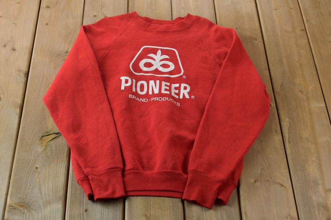 Vintage 1990s Graphic Crewneck Sweatshirt /