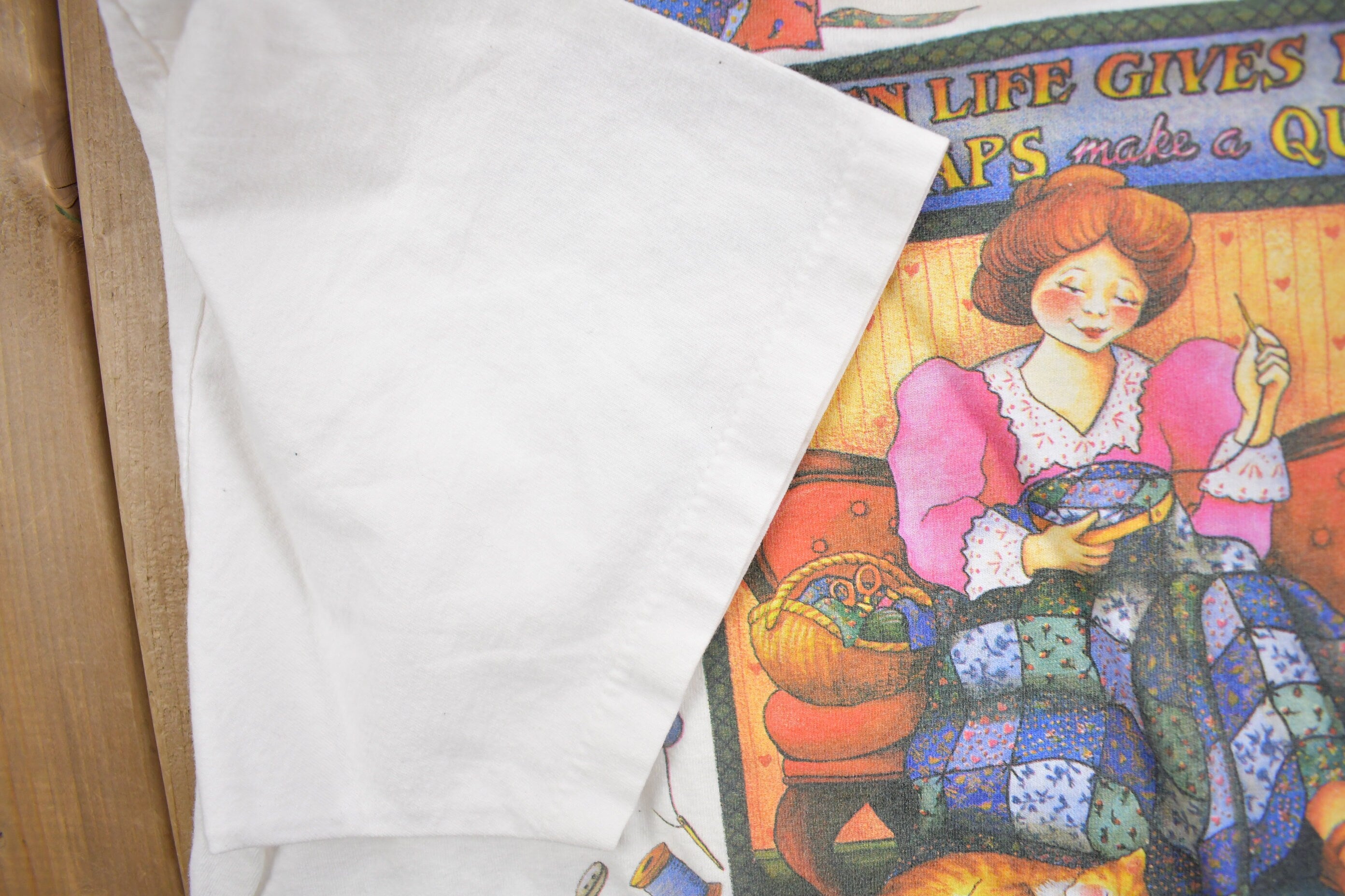 Vintage 1990s "When Life Gives You Scraps Make A Quilt" Graphic T Shirt