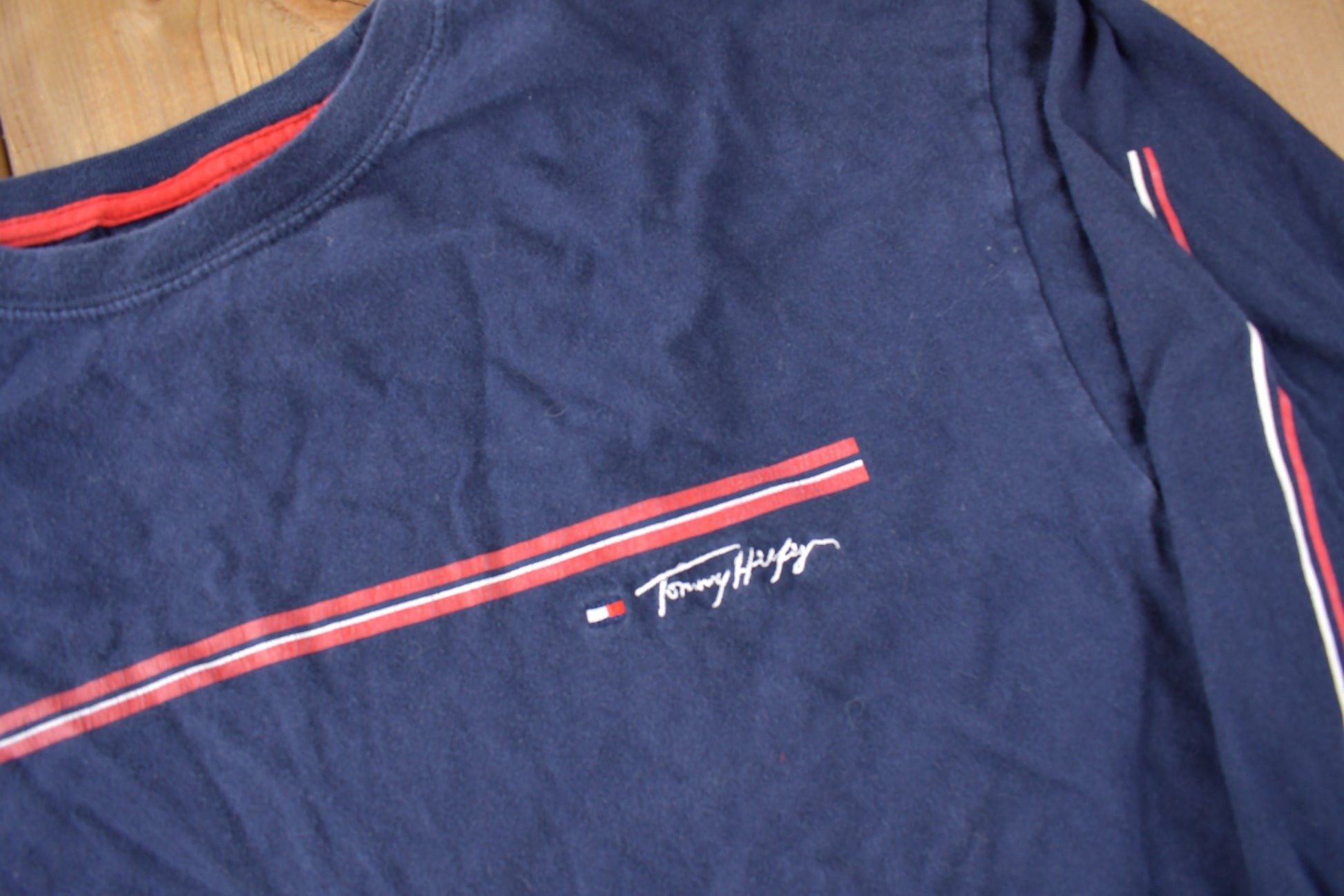 Vintage Y2K Tommy Hilfiger Long Sleeve Embroidered T Shirt Size Large