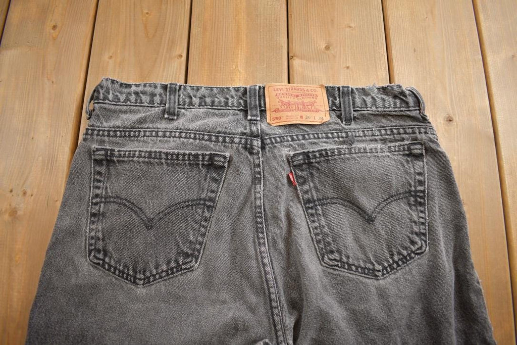 Vintage 1990s Levi's 550 Relaxed Fit Jeans Made In Canada Size 36x34