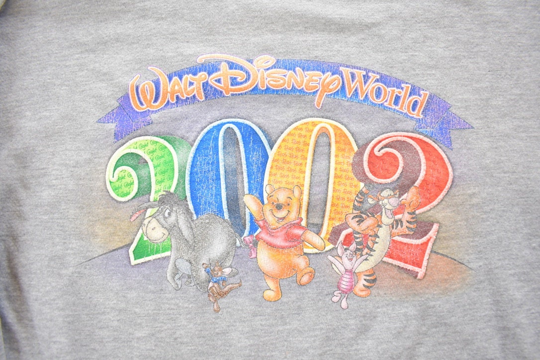 Vintage 2000s Walt Disney World Winnie The Pooh 2002 Crewneck