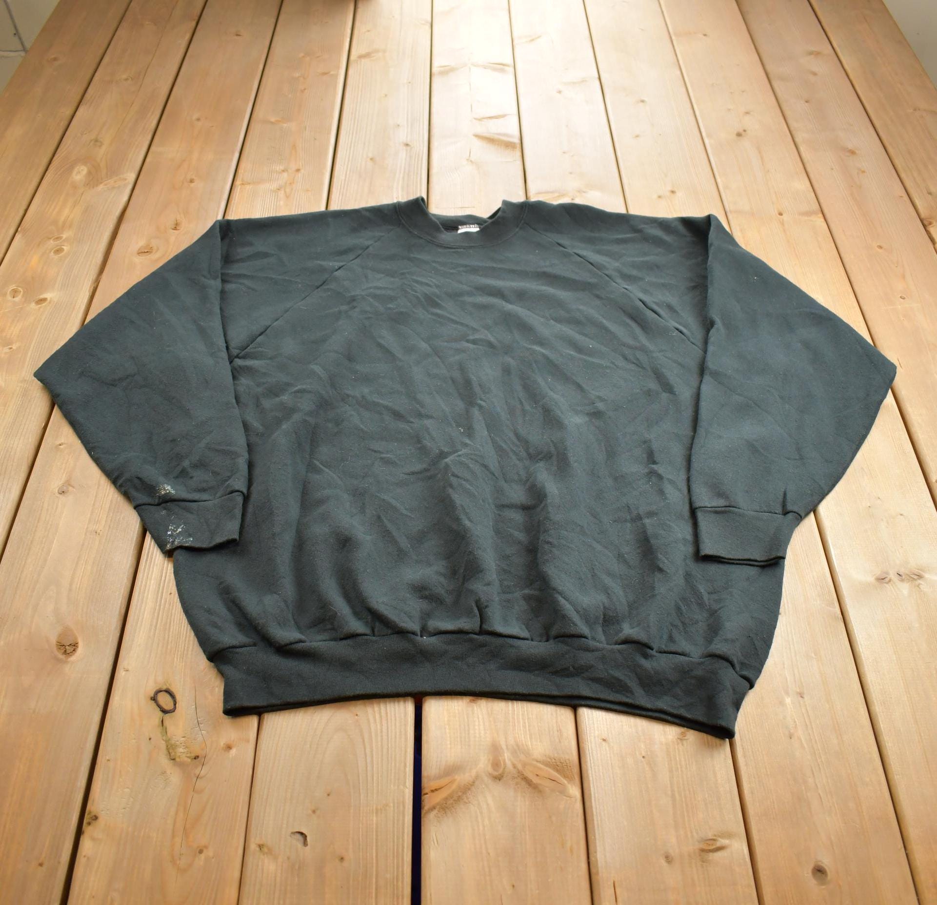 Vintage 1990s Blank Fruit Of The Loom Crewneck Sweatshirt Made In USA