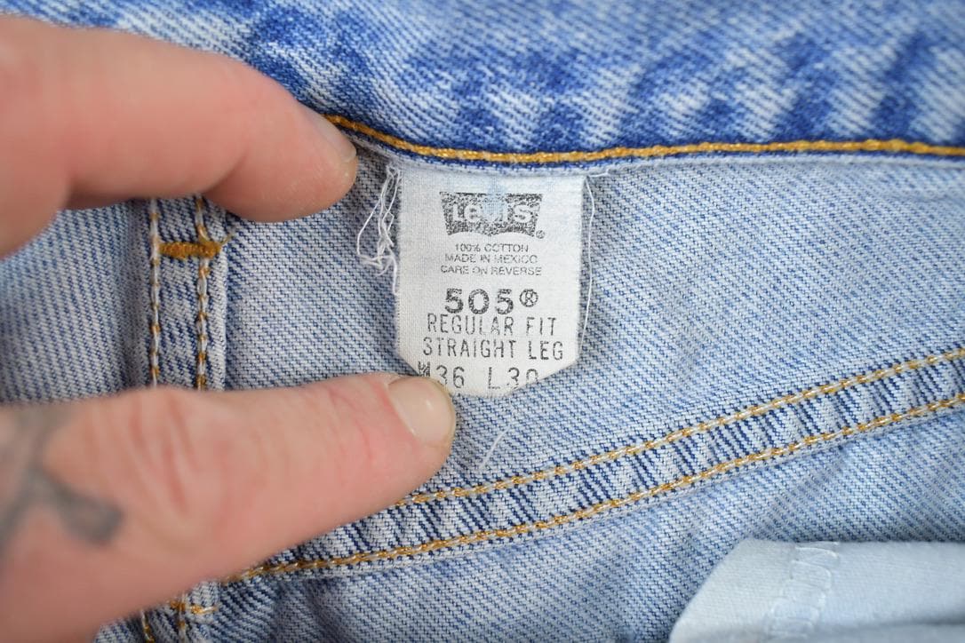 Vintage 1990s Levi Strauss 505 Denim Jeans Size 36 x 30