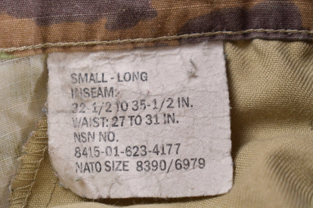 Vintage 1990s Army Woodland Camouflage Cargo Pants Size 27 - 31 x 32.5