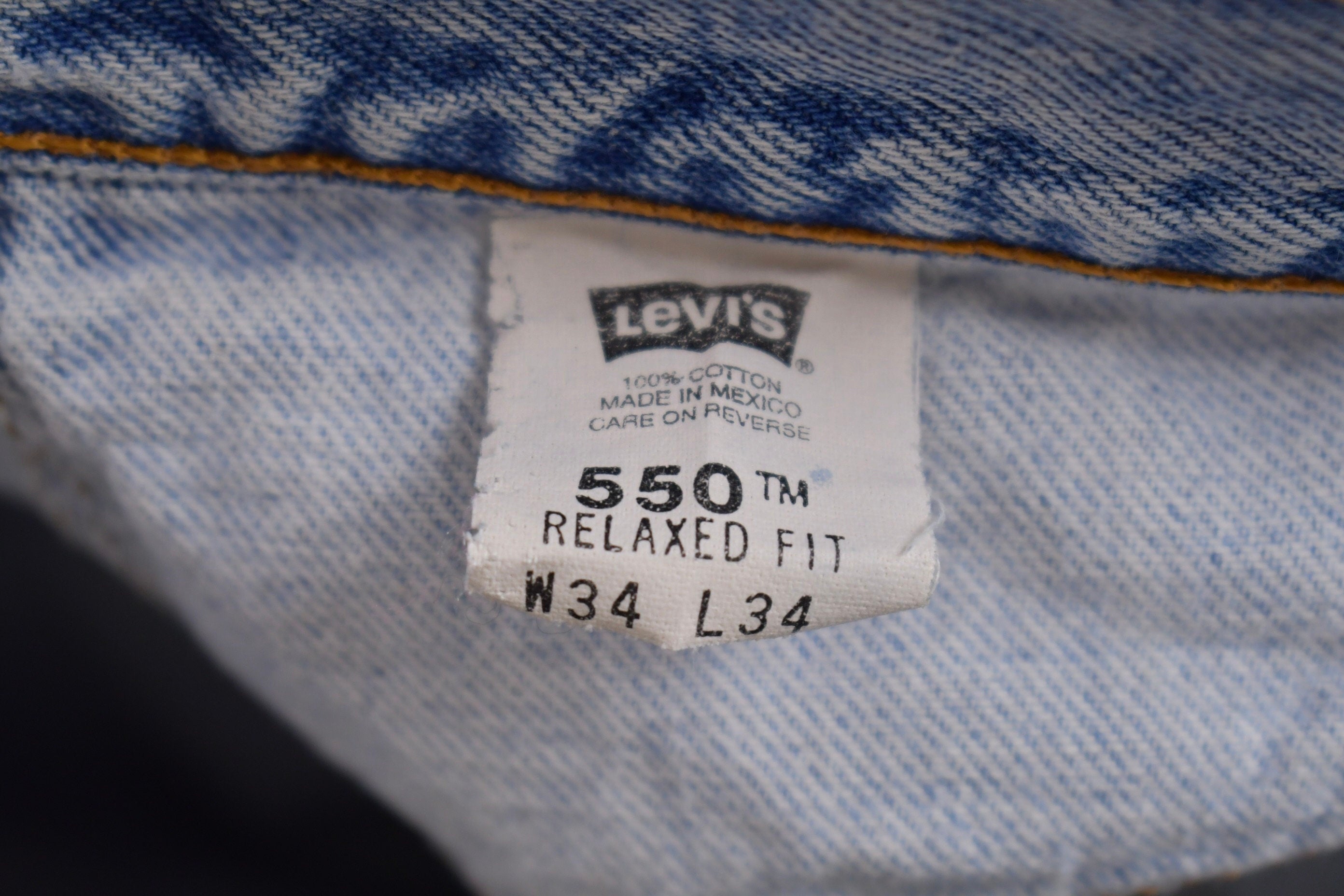 Vintage 1990s Levi's 550 Red Tab Denim Jeans Size 30 x 31