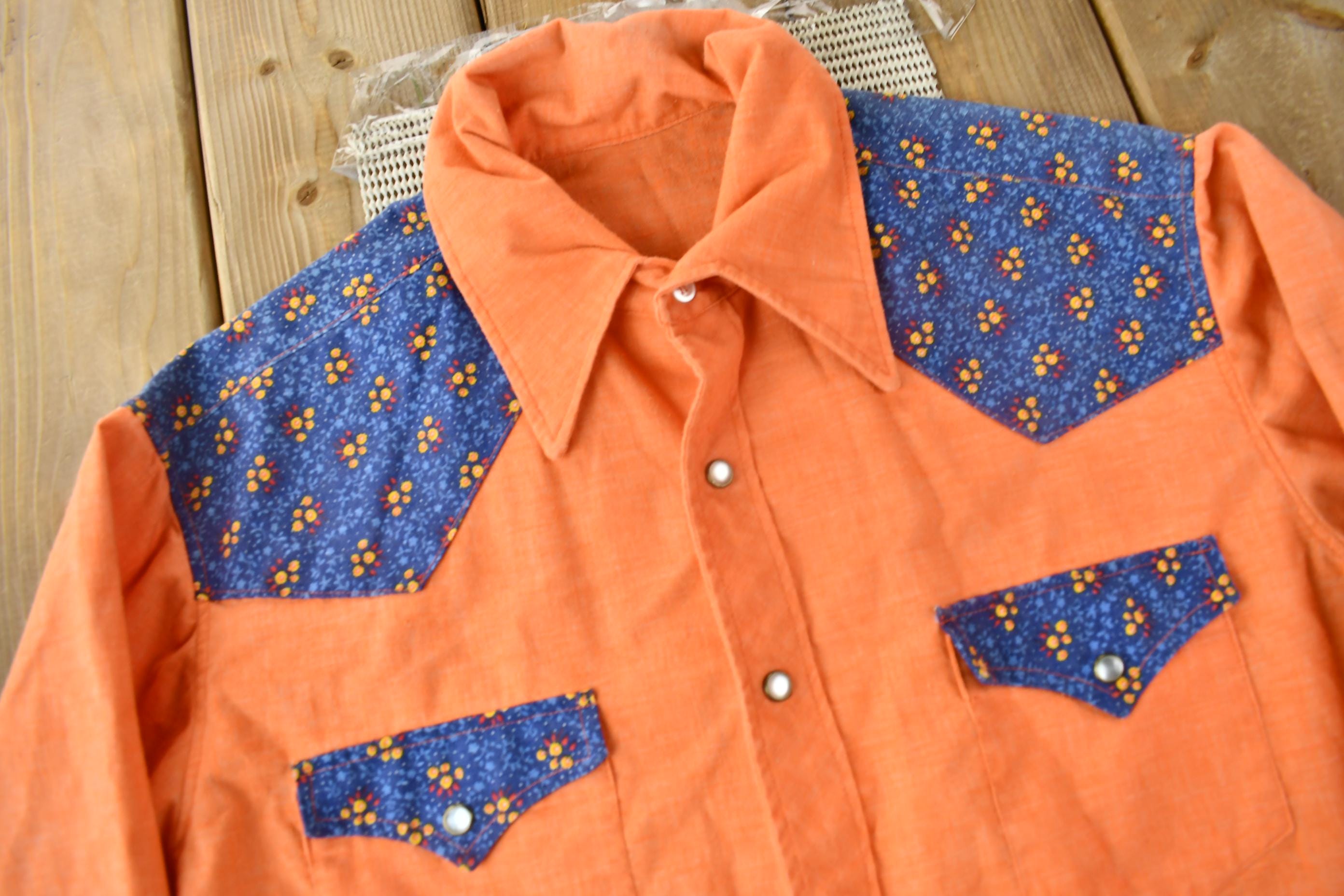 Vintage 1980s Western Style Embroidered Snap Button Up Shirt