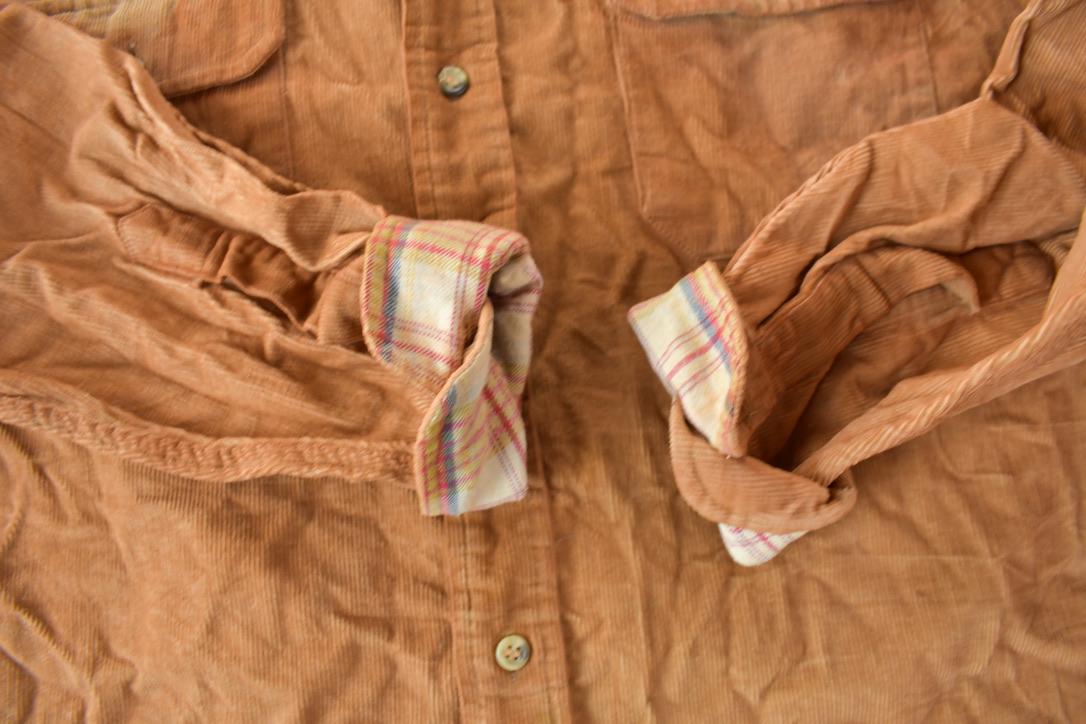 Vintage 1980s Woolrich Corduroy Button Up Shirt
