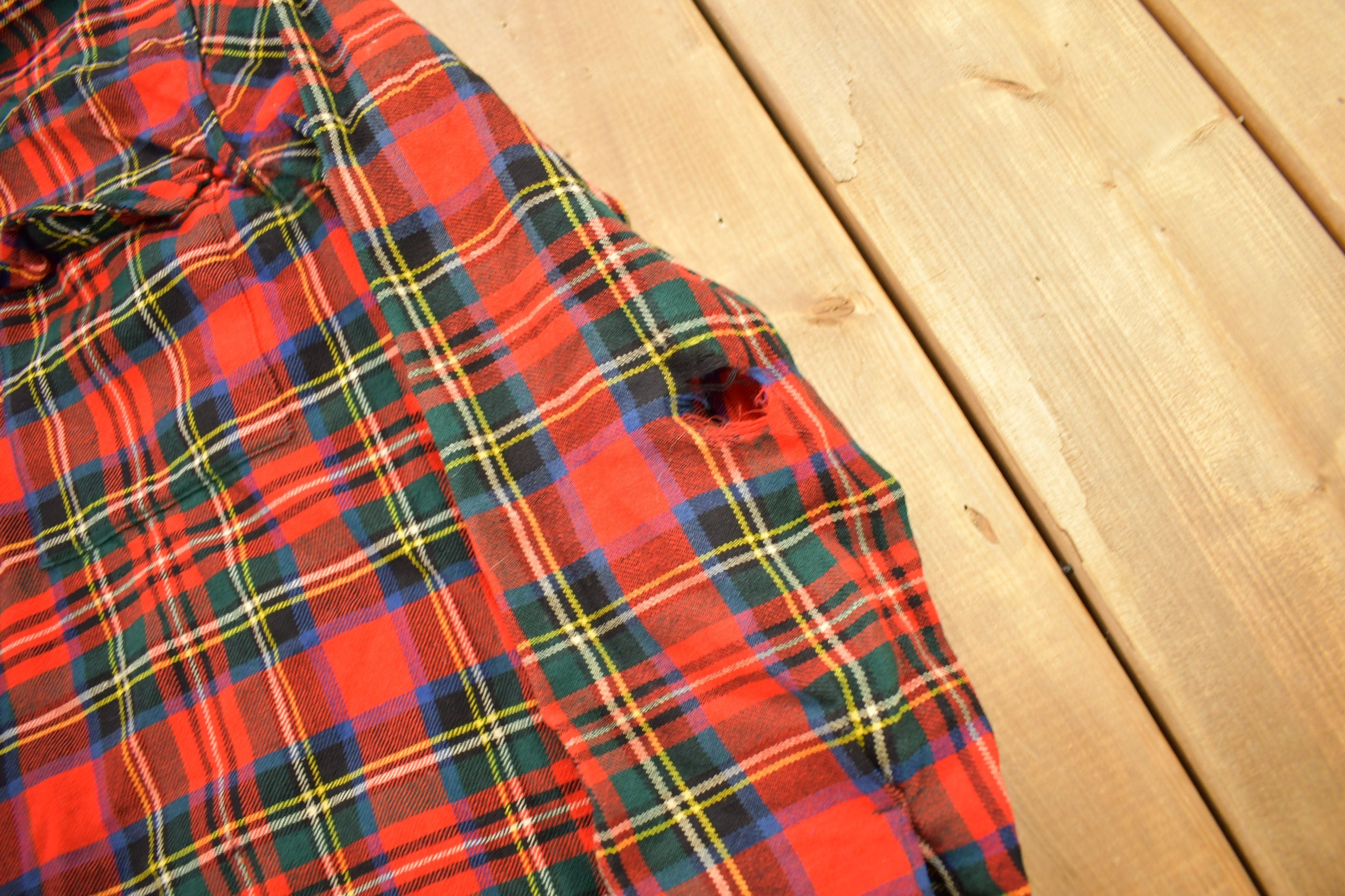 Vintage 1960s Lochan Authentic Tartan Plaid Flannel Button Up Shirt