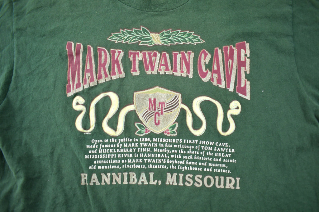 Vintage 1990s Mark Twain Cafe Hannibal Missouri Graphic T-Shirt