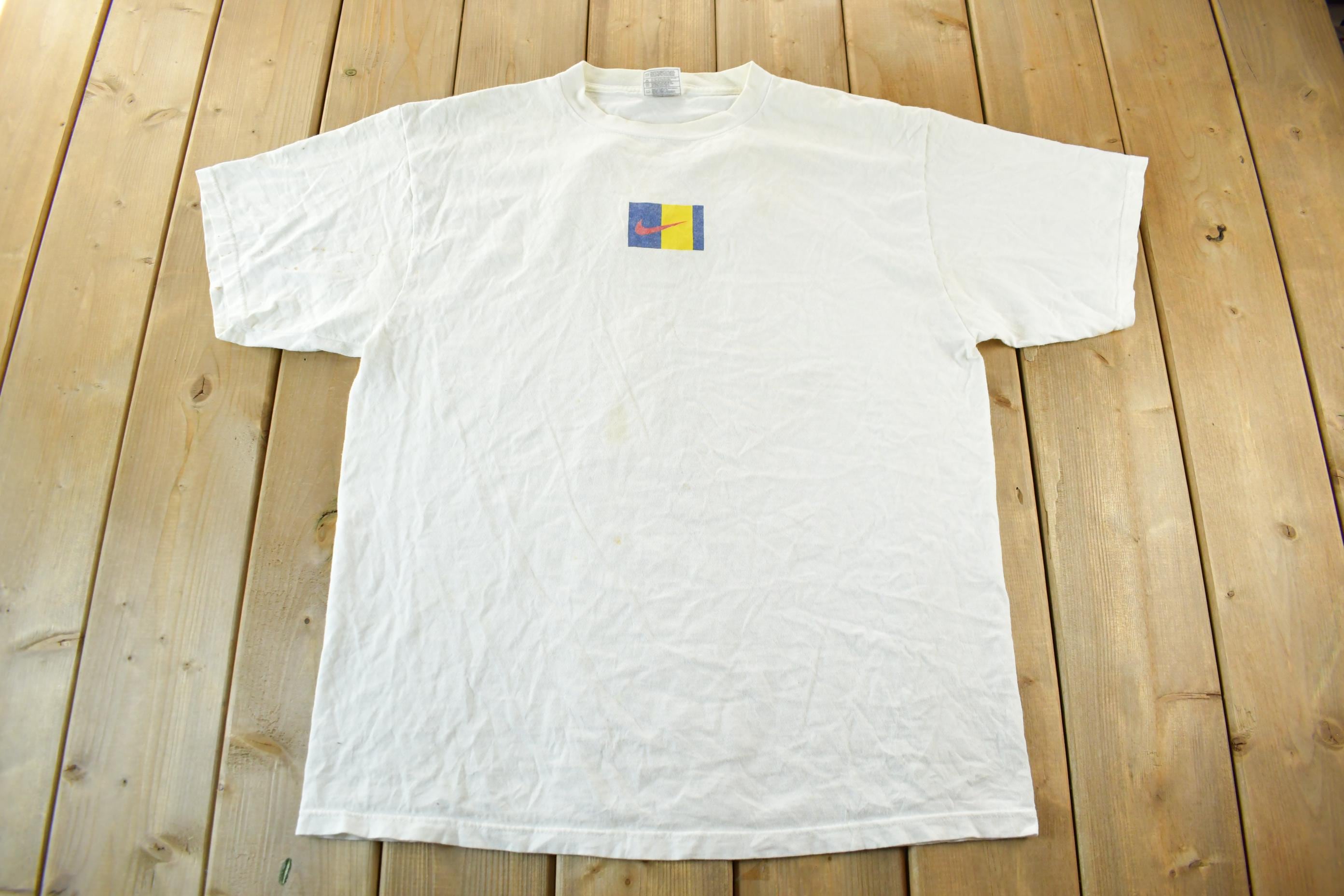 Vintage 1990s Nike Graphic T-Shirt