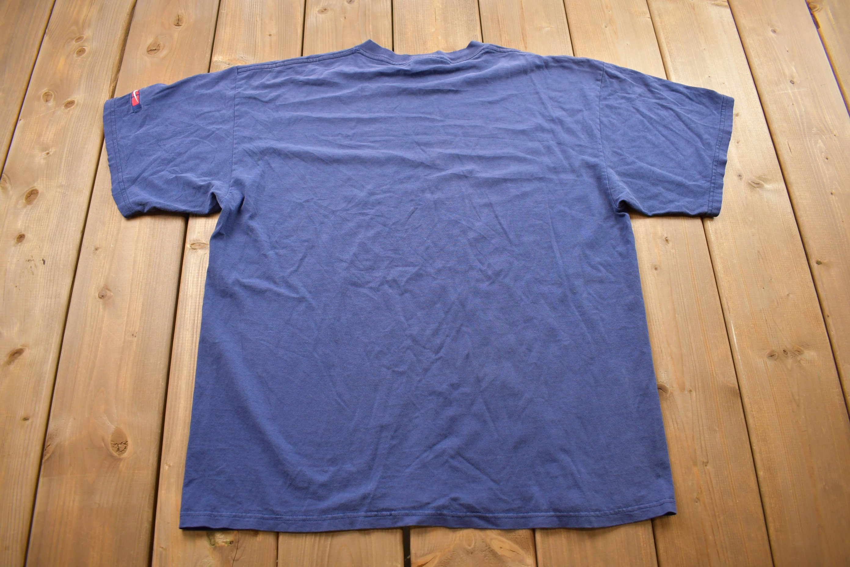 Vintage 1990s Nike Small Logo Graphic T-Shirt