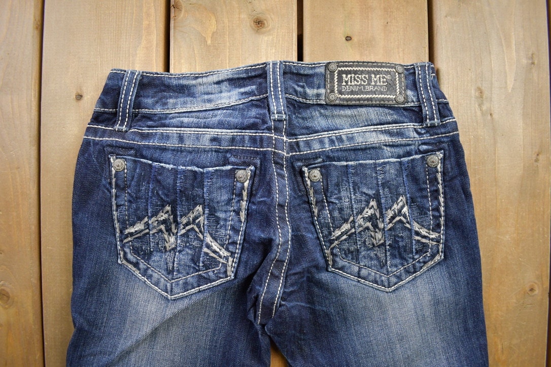 Vintage Y2K Miss Me Bedazzled Low Rise Jeans Size 26x31