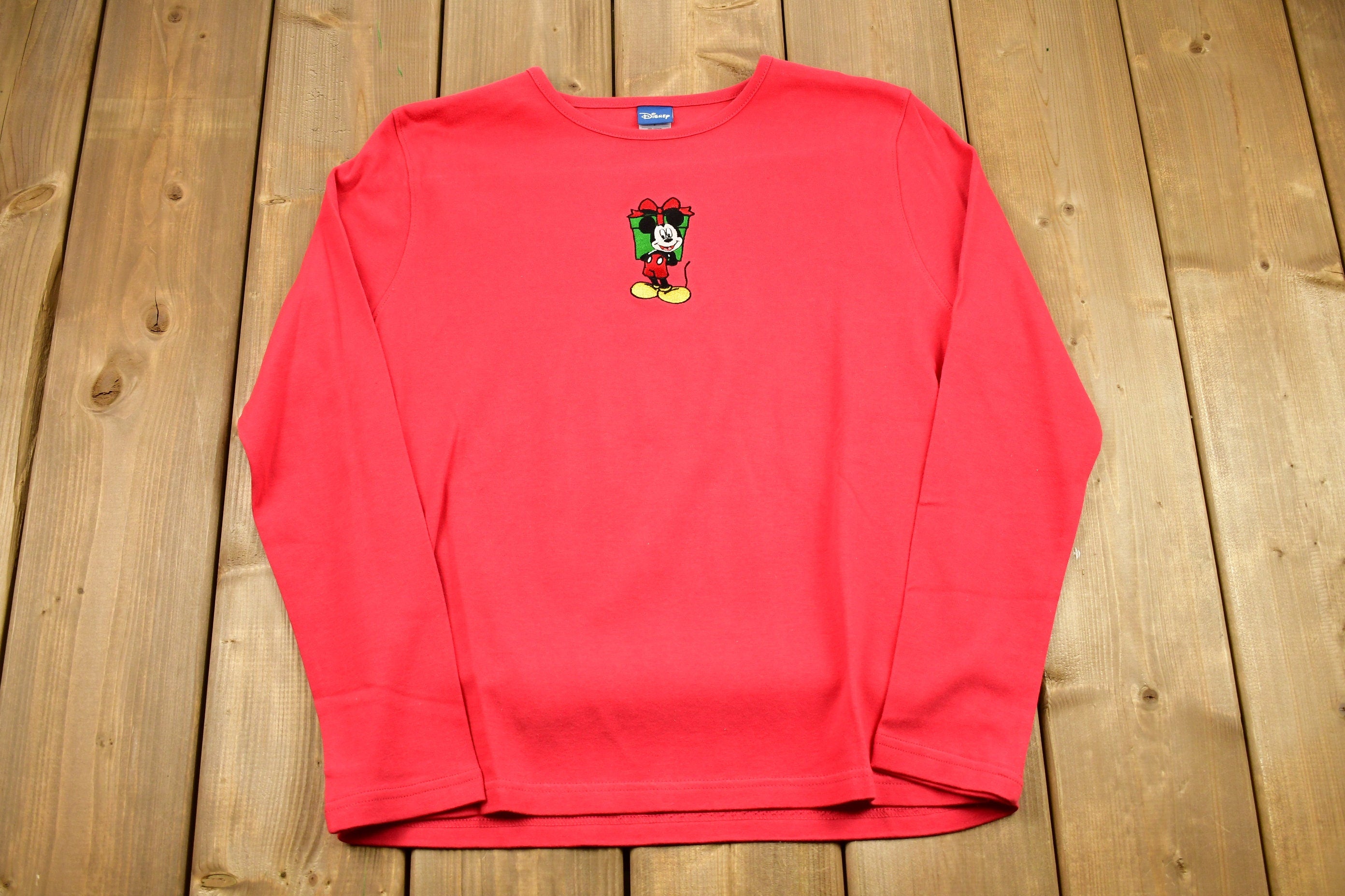Vintage 1990s Disney Embroidered Crewneck , Long Sleeve , Cartoon Animal Print , Mickey Mouse , Holiday Graphic , Embroidery  BS6