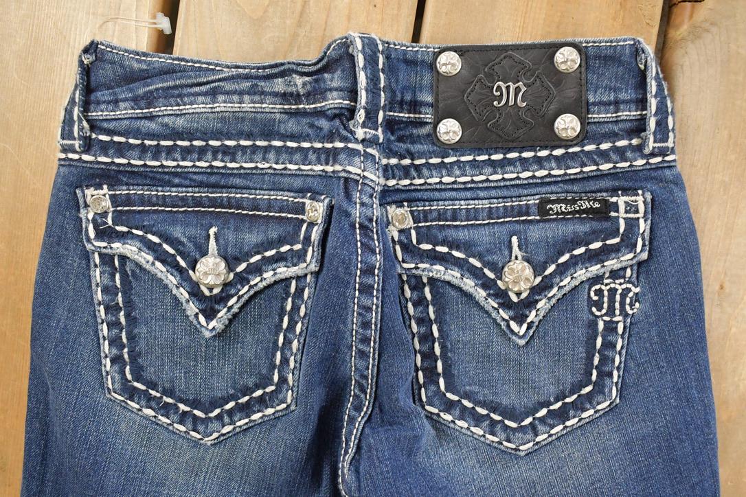 Vintage Deadstock Y2K Miss Me Bedazzled Low Rise Jeans Women's Size 26x31