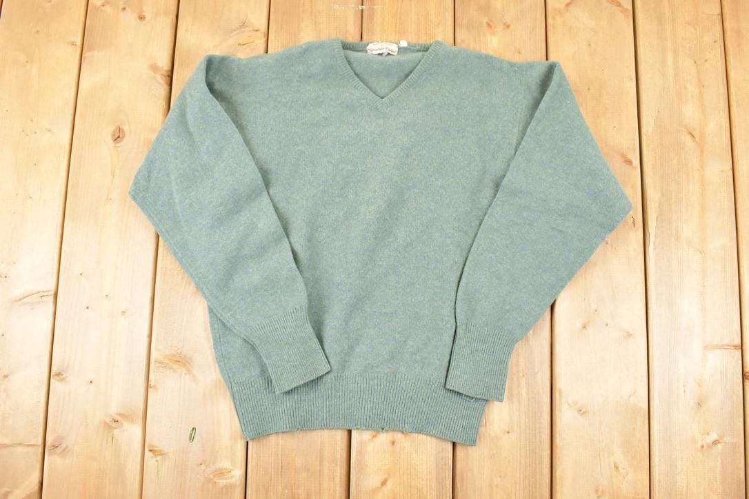 Vintage 1970s Strawbridge Clothiers Wool Knit V Neck Sweater Men's M