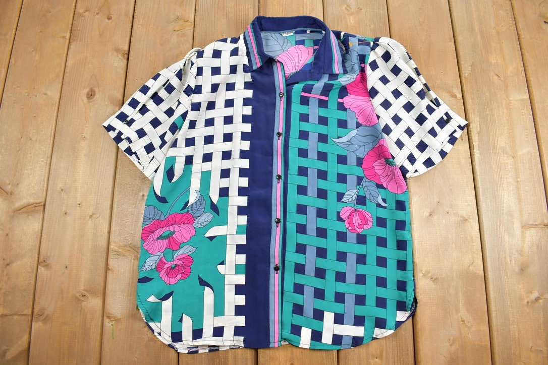 Vintage 1990s Floral Button Up Short Sleeve Shirt