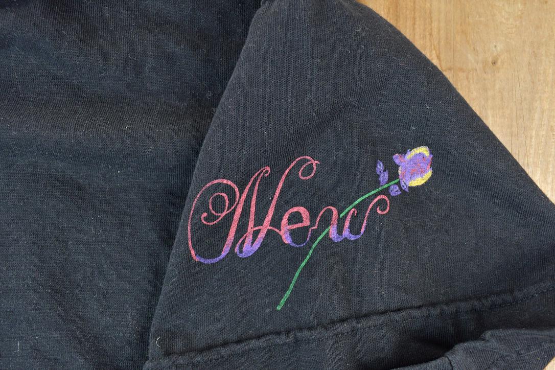 Vintage 1990s New Generation Flowers Souvenir T-Shirt