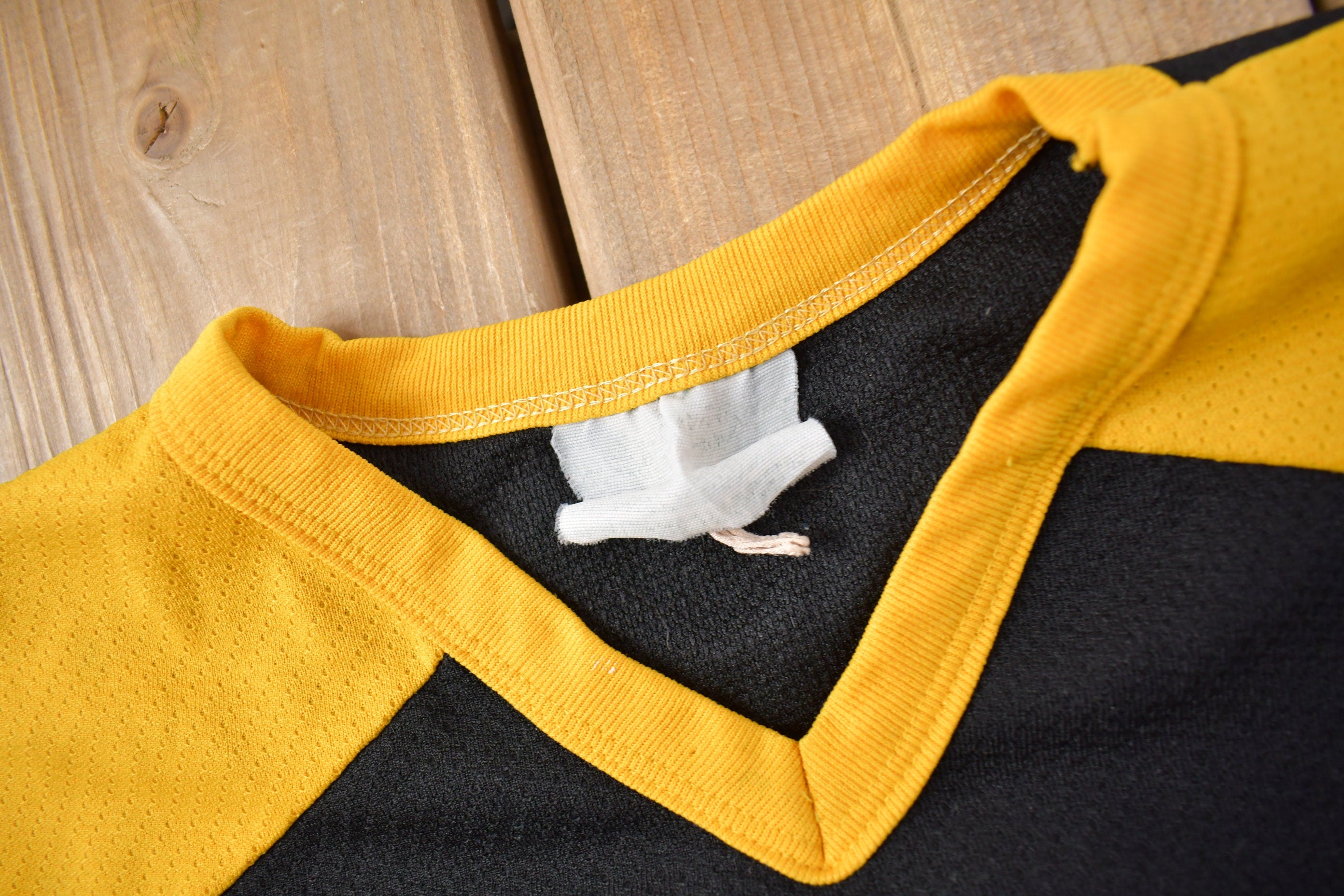 Vintage 1990s Pittsburgh Steelers NFL Jersey Style Graphic T-Shirt