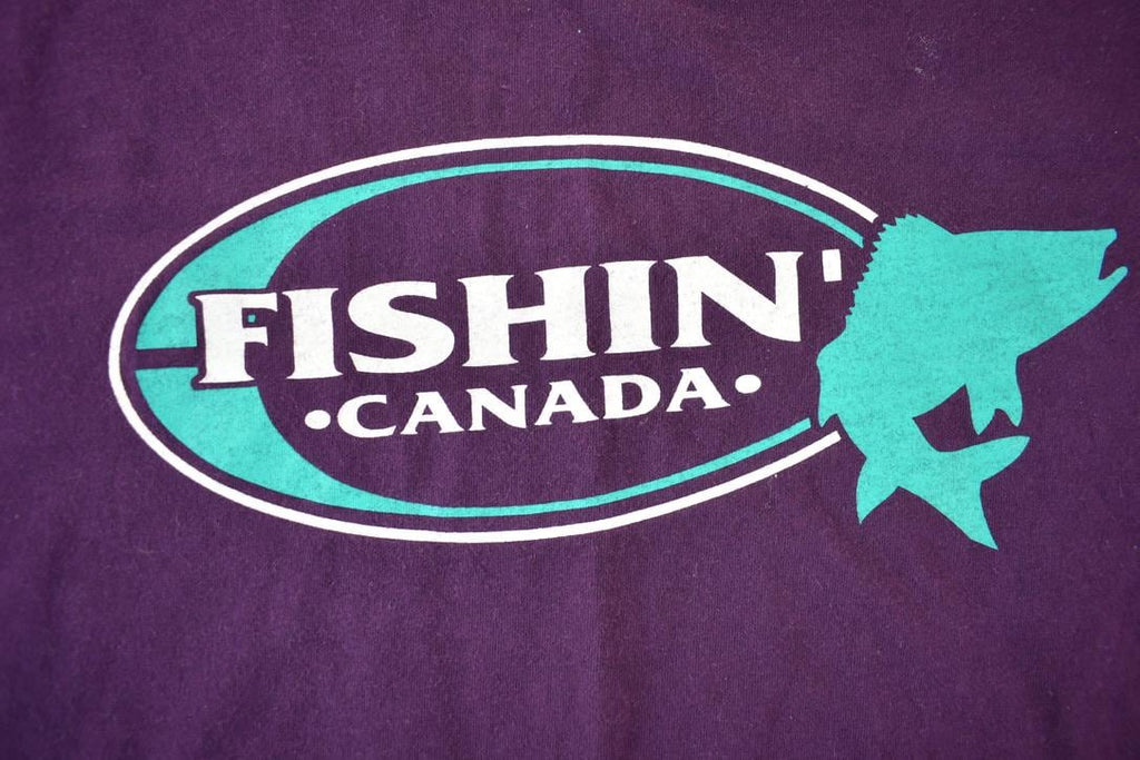 Vintage 1990s Fishin' Canada Graphic T-Shirt