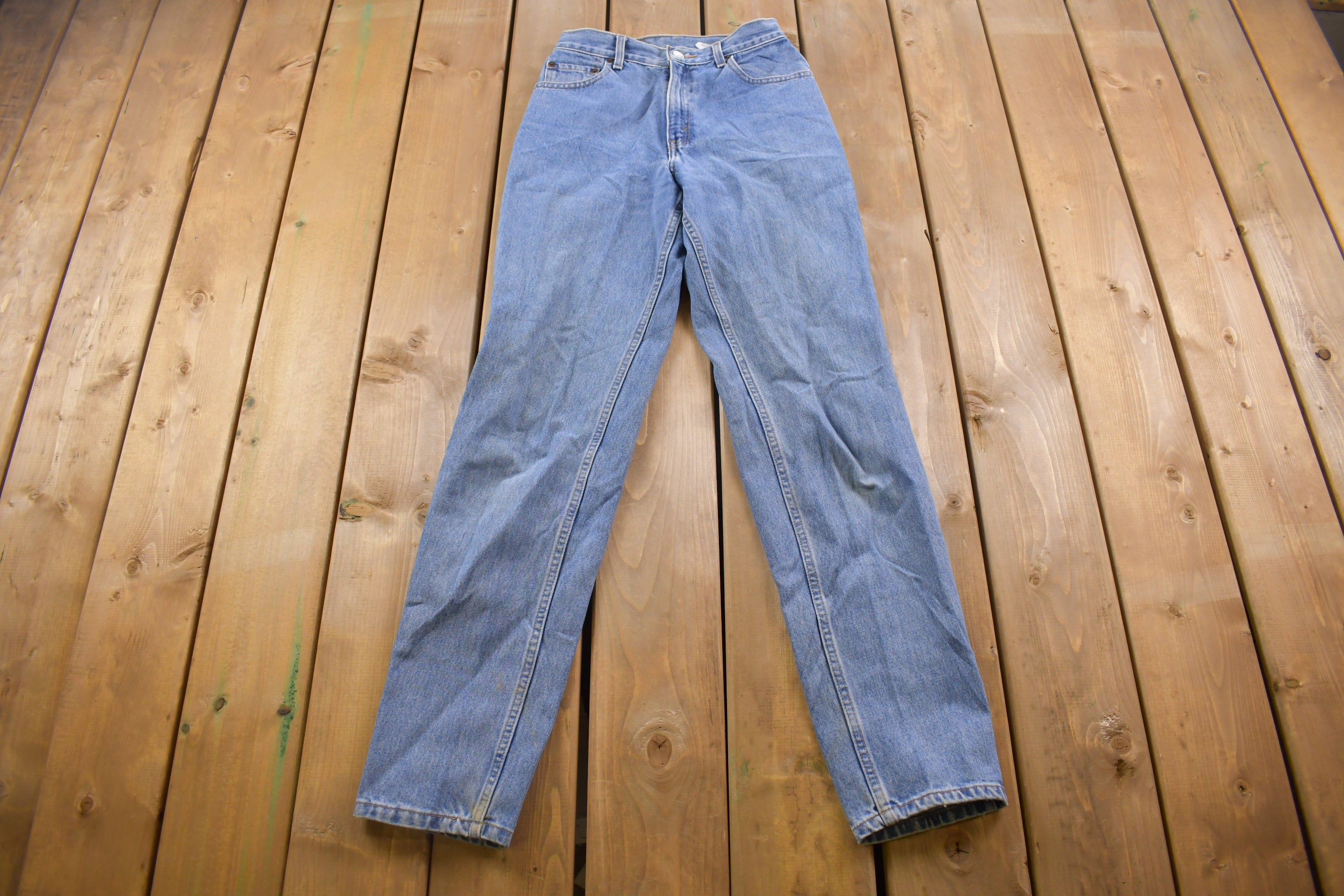 Vintage 1990s Levi's 550 Red Tab Jeans Size 26 x 33