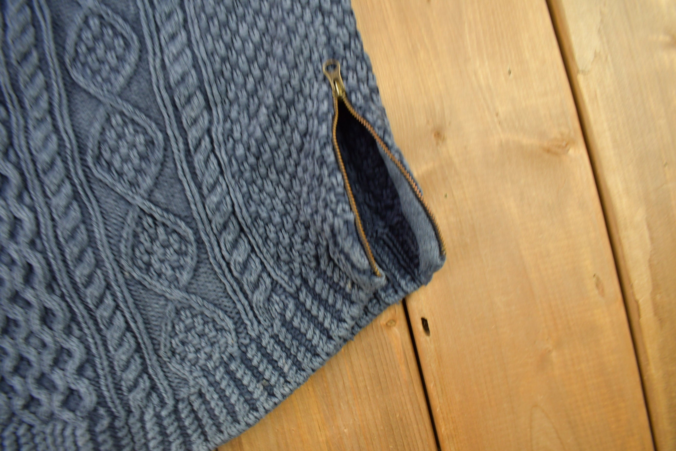 Vintage 1980s Women's 3D Cable Knitted Women's Sweater